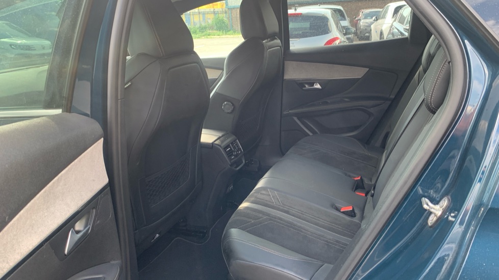 Peugeot 3008 1.2 PureTech GT 5dr EAT8 Petrol Estate - Image 16