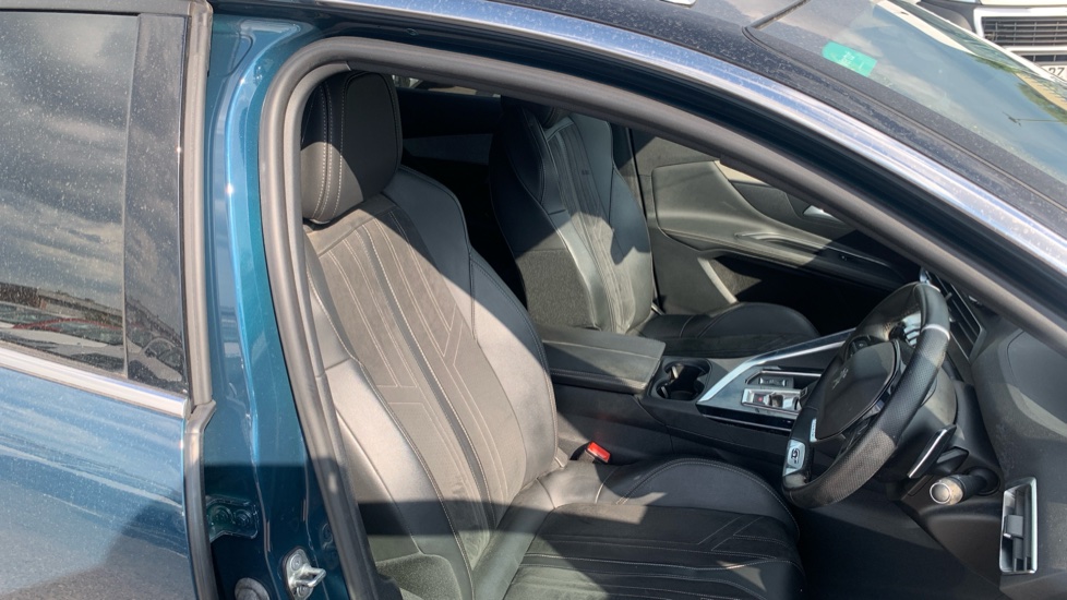Peugeot 3008 1.2 PureTech GT 5dr EAT8 Petrol Estate - Image 27