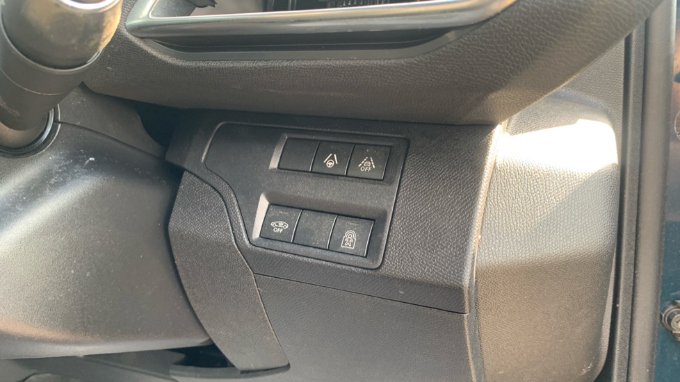 Peugeot 3008 1.2 PureTech GT 5dr EAT8 Petrol Estate - Image 29