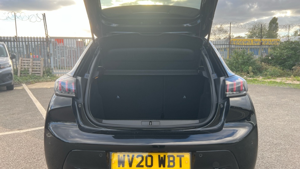 Peugeot 208 1.2 PureTech 100 Allure 5dr Petrol Hatchback - Image 4