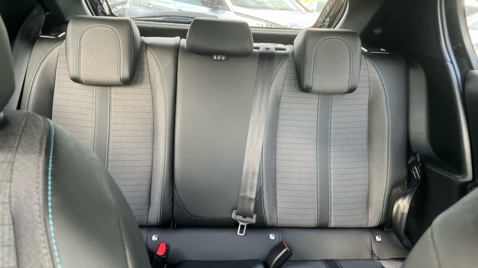 Peugeot 208 1.2 PureTech 100 Allure 5dr Petrol Hatchback - Image 15