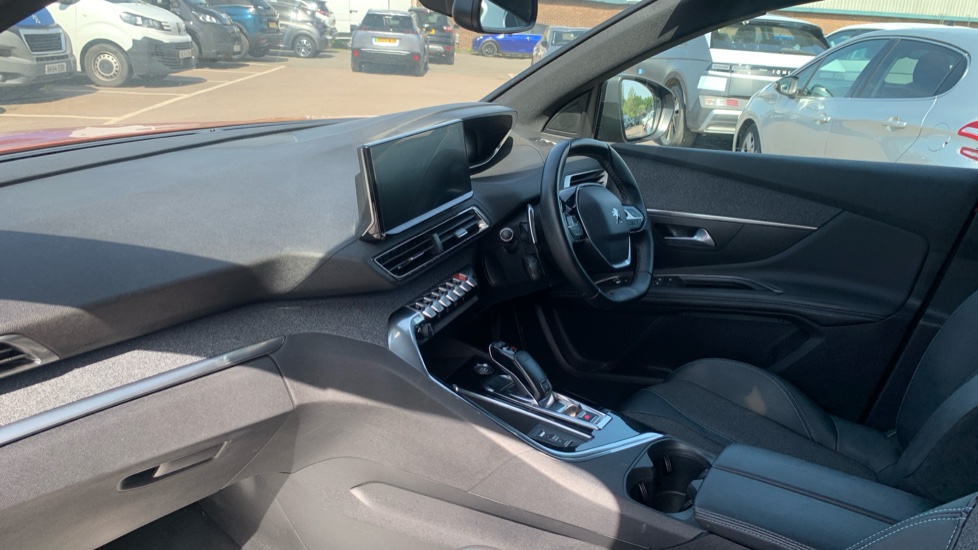 Peugeot 3008 1.2 PureTech Allure Premium+ 5dr EAT8 Petrol Estate - Image 9