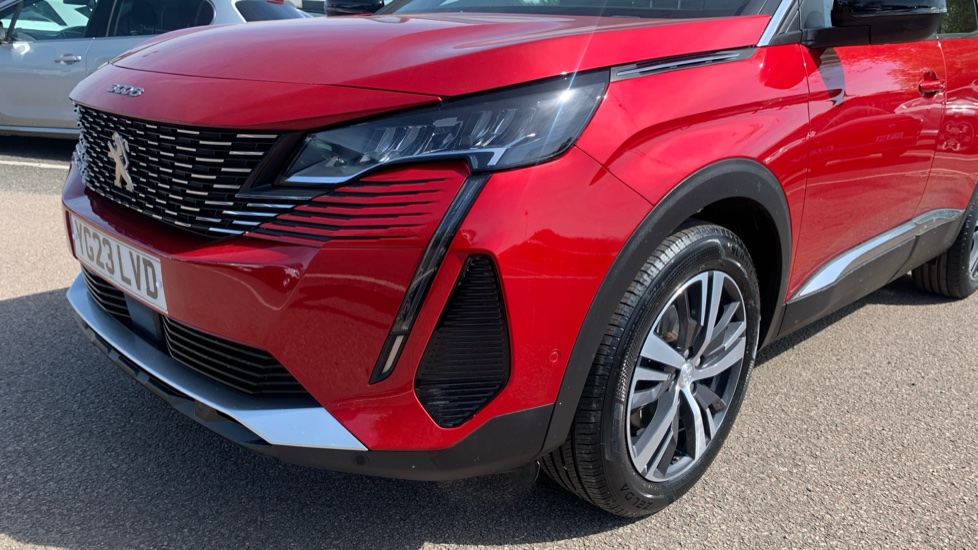 Peugeot 3008 1.2 PureTech Allure Premium+ 5dr EAT8 Petrol Estate - Image 29