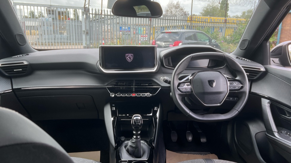 Peugeot 2008 1.2 PureTech 130 Allure 5dr Petrol Estate - Image 10