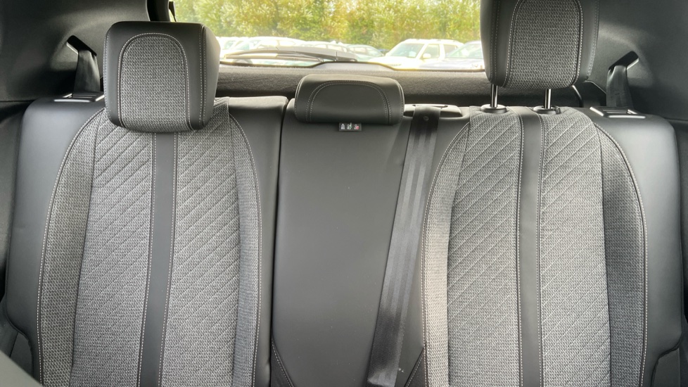 Peugeot 2008 1.2 PureTech 130 Allure 5dr Petrol Estate - Image 15
