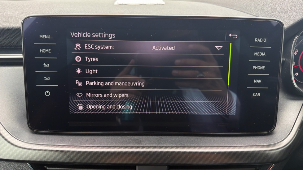 Skoda Kamiq 1.5 TSI Monte Carlo 5dr DSG Petrol Hatchback - Image 25