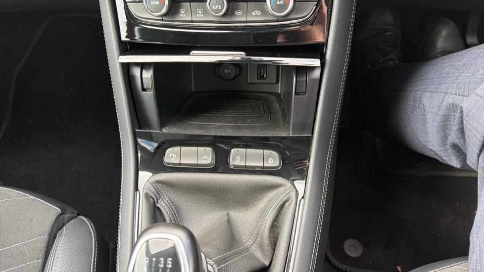 Vauxhall Grandland 1.2 Turbo Ultimate 5dr Petrol Hatchback - Image 32