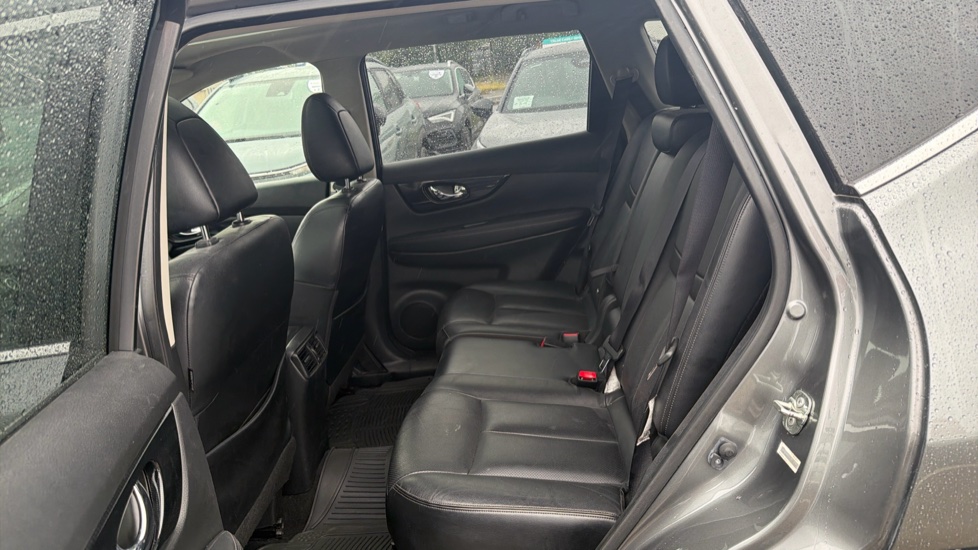 Nissan X-Trail 1.7 dCi Tekna 5dr CVT [7 Seat] Diesel Station Wagon - Image 16