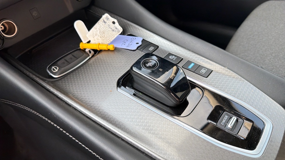 Nissan Qashqai 1.5 E-Power N-Connecta 5dr Auto Hybrid Hatchback - Image 13