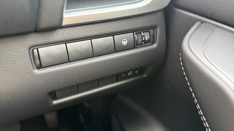 Nissan Qashqai 1.5 E-Power N-Connecta 5dr Auto Hybrid Hatchback - Image 33