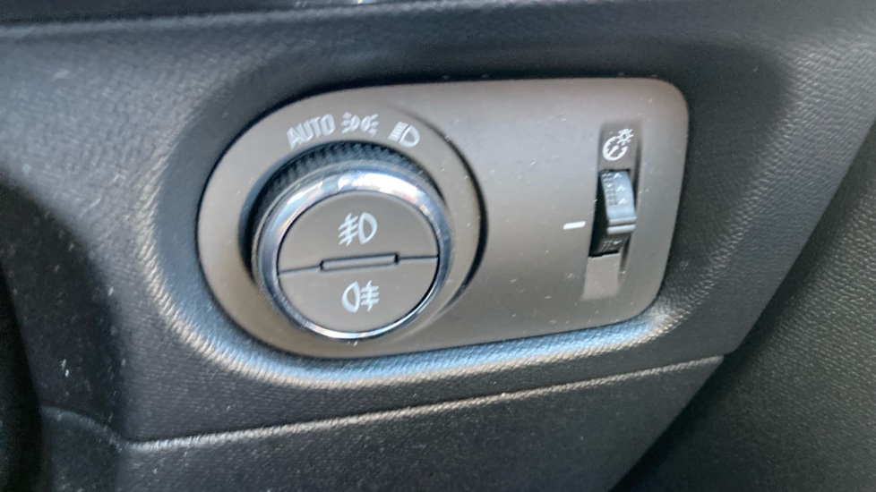 Vauxhall Mokka 100kW Ultimate 50kWh 5dr Auto Electric Hatchback - Image 24