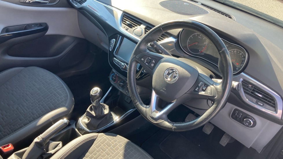 Vauxhall Corsa 1.4 SE Nav 5dr Petrol Hatchback - Image 11