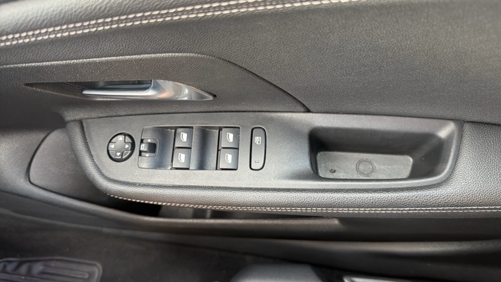 Vauxhall Mokka 1.2 Turbo 136 GS 5dr Petrol Hatchback - Image 38