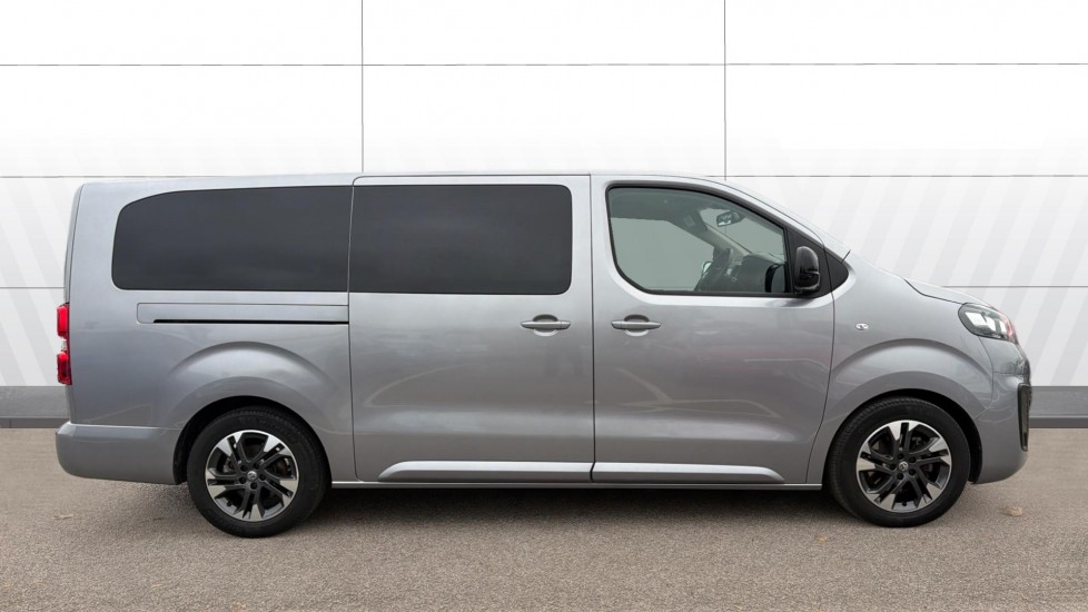 Vauxhall Vivaro Life 100kW Ultimate L 50kWh 5dr Auto Electric Estate - Image 5