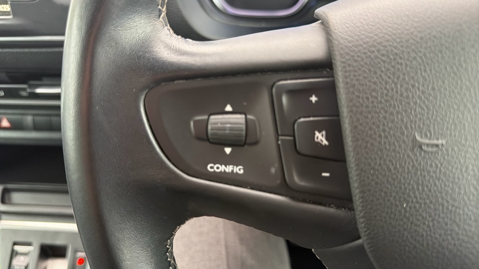 Vauxhall Vivaro Life 100kW Ultimate L 50kWh 5dr Auto Electric Estate - Image 21