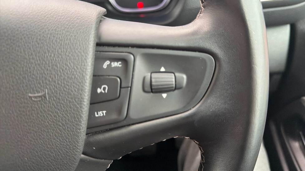 Vauxhall Vivaro Life 100kW Ultimate L 50kWh 5dr Auto Electric Estate - Image 22