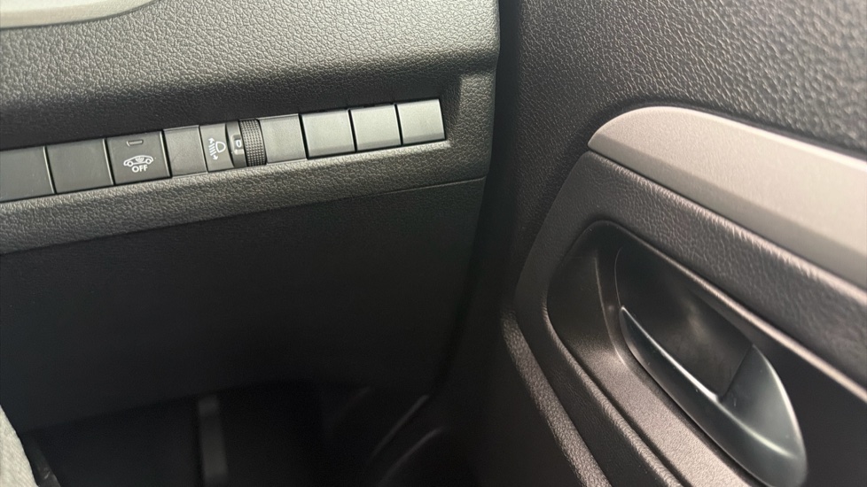 Vauxhall Vivaro Life 100kW Ultimate L 50kWh 5dr Auto Electric Estate - Image 24