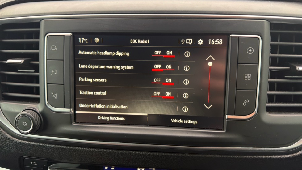 Vauxhall Vivaro Life 100kW Ultimate L 50kWh 5dr Auto Electric Estate - Image 28