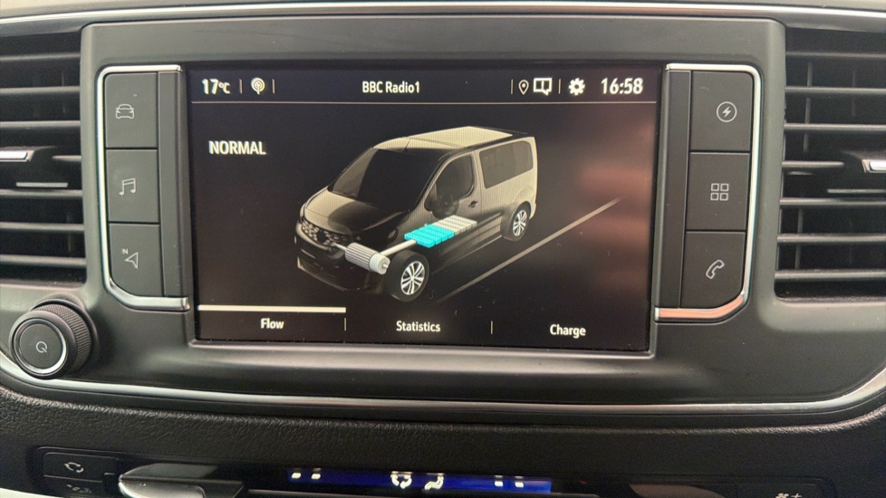 Vauxhall Vivaro Life 100kW Ultimate L 50kWh 5dr Auto Electric Estate - Image 30