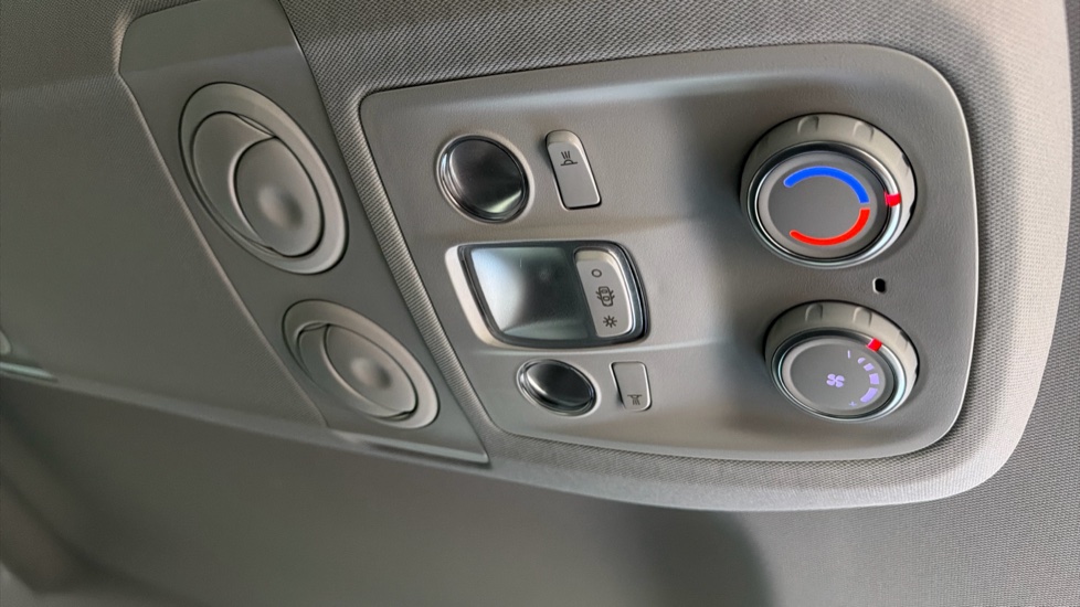 Vauxhall Vivaro Life 100kW Ultimate L 50kWh 5dr Auto Electric Estate - Image 38