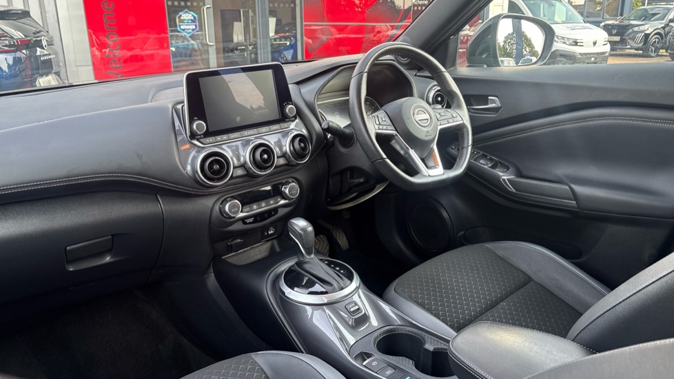 Nissan Juke 1.6 Hybrid N-Connecta 5dr Auto Hybrid Hatchback - Image 9