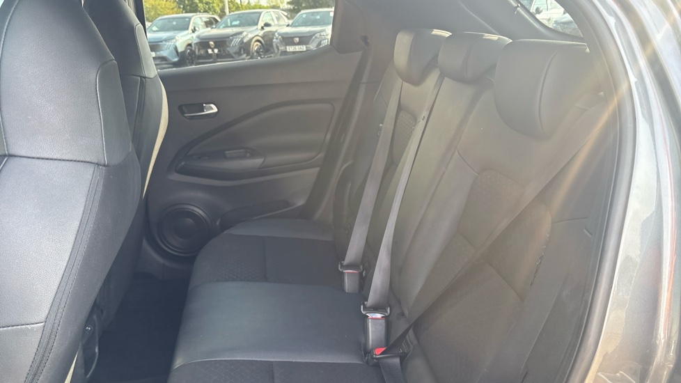 Nissan Juke 1.6 Hybrid N-Connecta 5dr Auto Hybrid Hatchback - Image 16