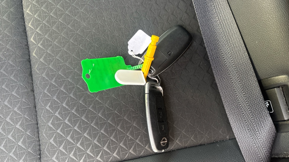 Nissan Juke 1.6 Hybrid N-Connecta 5dr Auto Hybrid Hatchback - Image 20