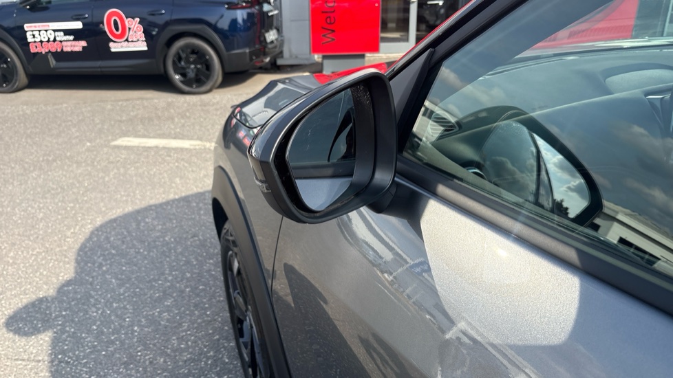 Nissan Juke 1.6 Hybrid N-Connecta 5dr Auto Hybrid Hatchback - Image 22