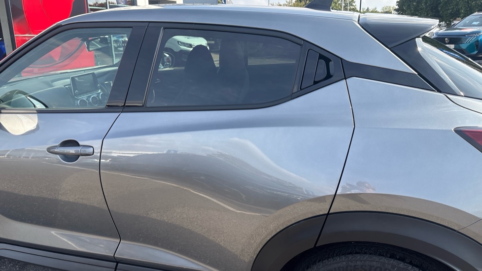 Nissan Juke 1.6 Hybrid N-Connecta 5dr Auto Hybrid Hatchback - Image 24