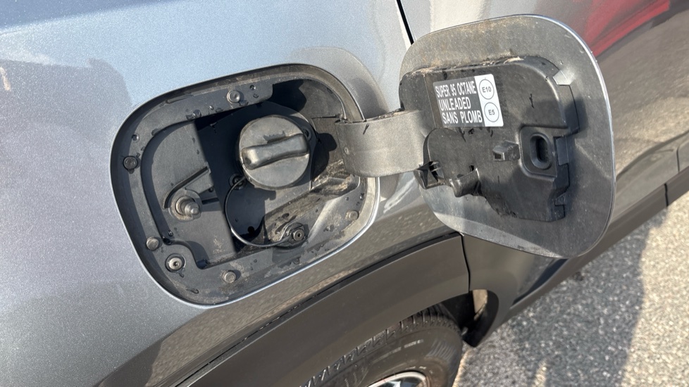 Nissan Juke 1.6 Hybrid N-Connecta 5dr Auto Hybrid Hatchback - Image 27