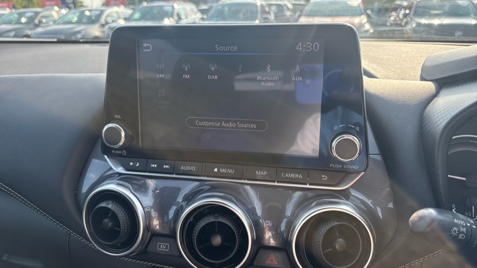 Nissan Juke 1.6 Hybrid N-Connecta 5dr Auto Hybrid Hatchback - Image 29