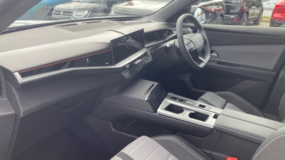 Vauxhall Grandland 1.2 Hybrid [136] Ultimate 5dr e-DCT6 [Pan Roof] Petrol Hatchback - Image 9