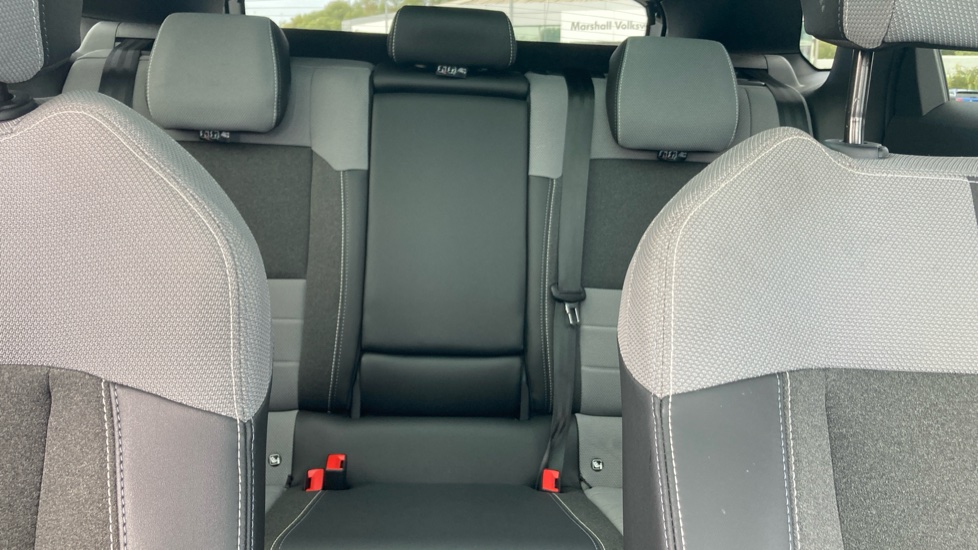Vauxhall Grandland 1.2 Hybrid [136] Ultimate 5dr e-DCT6 [Pan Roof] Petrol Hatchback - Image 15