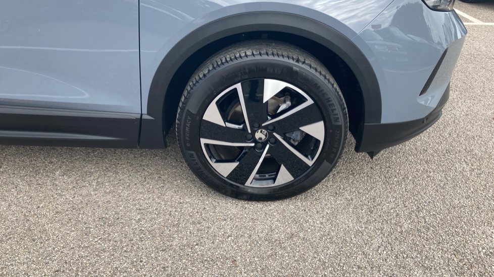 Vauxhall Grandland 1.2 Hybrid [136] Ultimate 5dr e-DCT6 [Pan Roof] Petrol Hatchback - Image 27