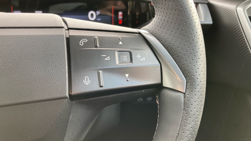 Vauxhall Grandland 1.2 Hybrid [136] Ultimate 5dr e-DCT6 [Pan Roof] Petrol Hatchback - Image 26
