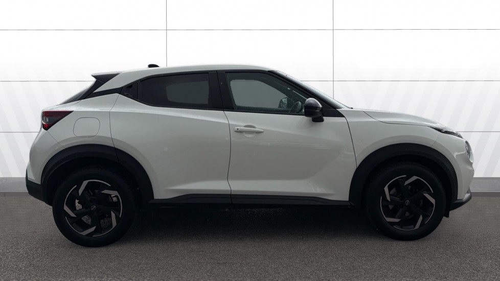 Nissan Juke 1.0 DiG-T 114 N-Connecta 5dr DCT Petrol Hatchback - Image 5