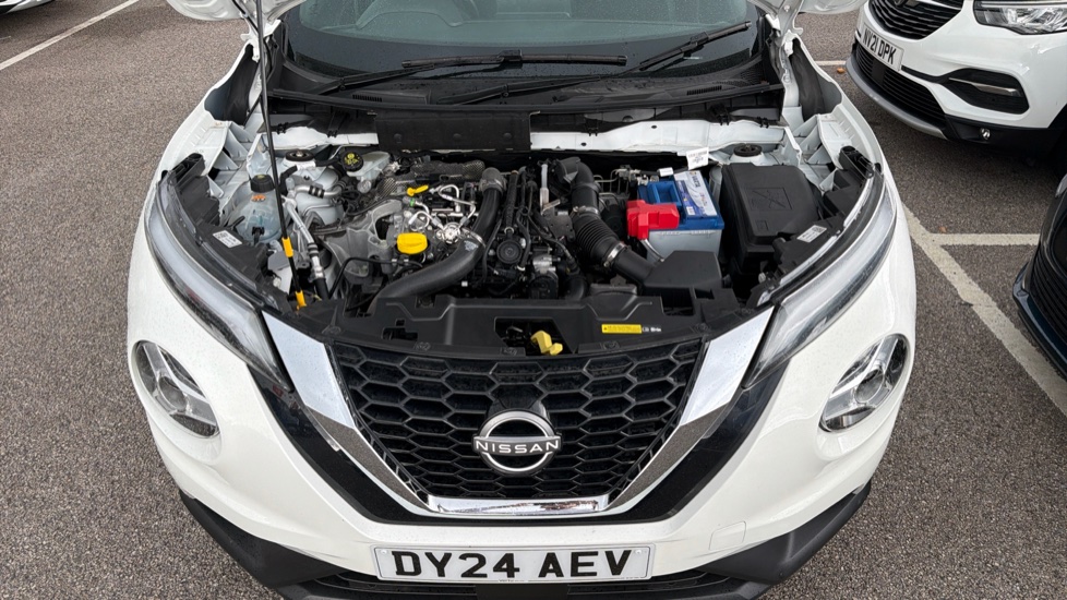 Nissan Juke 1.0 DiG-T 114 N-Connecta 5dr DCT Petrol Hatchback - Image 8