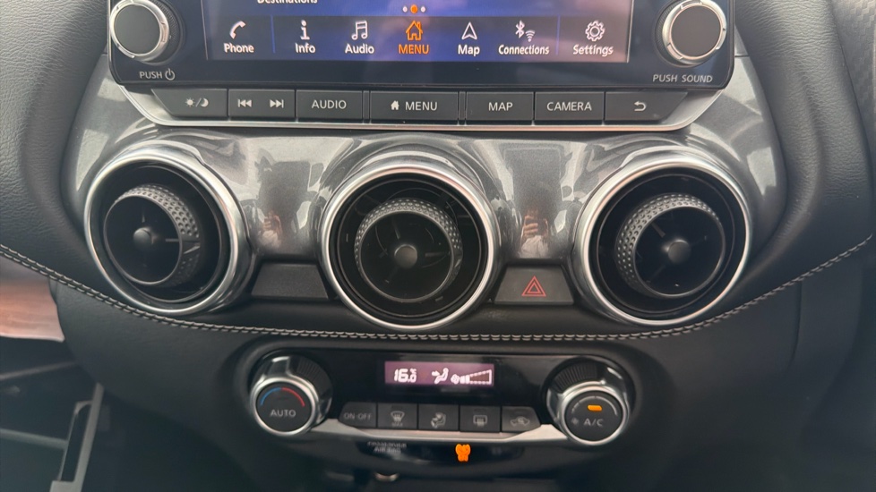 Nissan Juke 1.0 DiG-T 114 N-Connecta 5dr DCT Petrol Hatchback - Image 27