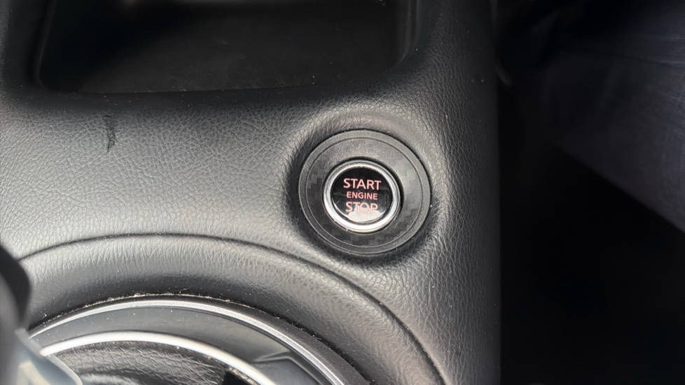 Nissan Juke 1.0 DiG-T 114 N-Connecta 5dr DCT Petrol Hatchback - Image 30