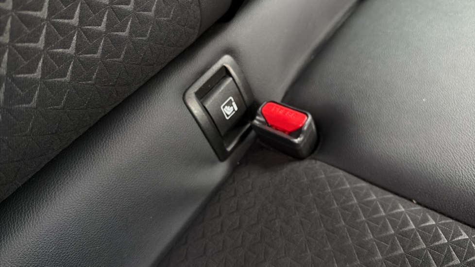 Nissan Juke 1.0 DiG-T 114 N-Connecta 5dr DCT Petrol Hatchback - Image 41