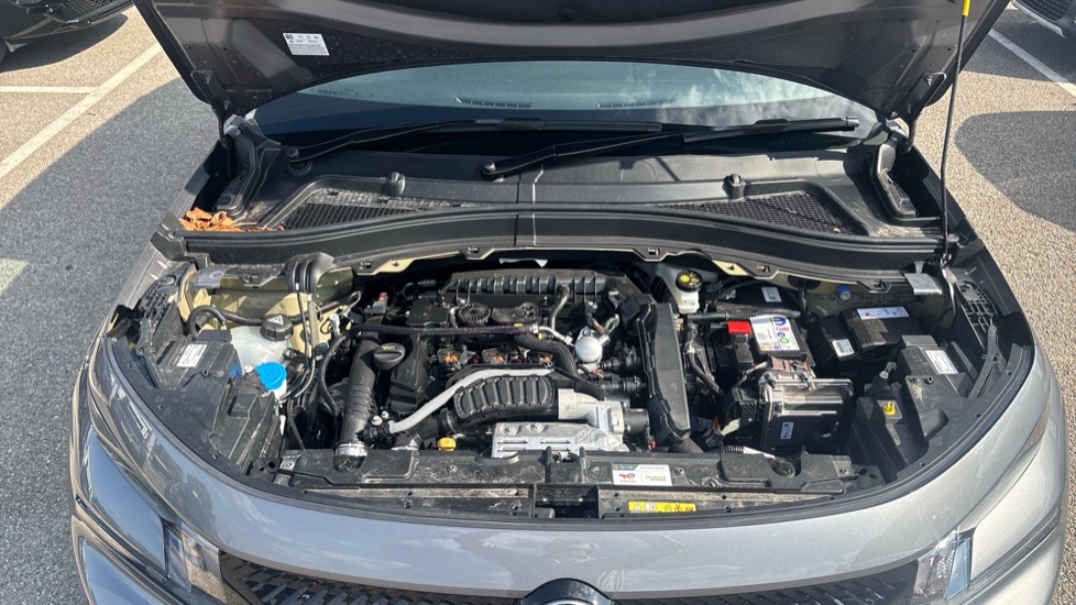 Citroen C3 Aircross 1.2 Hybrid [136] Max 5dr e-DCS6 Petrol Hatchback - Image 8