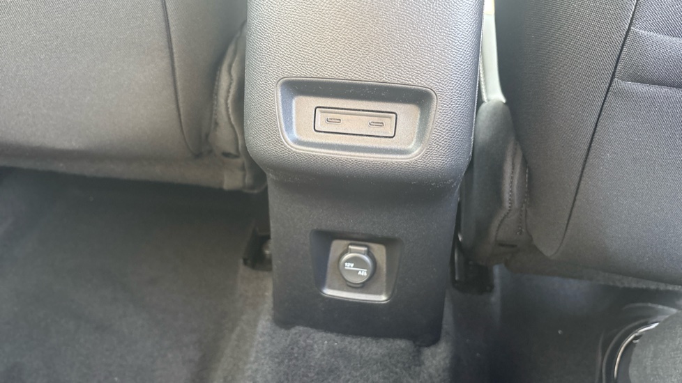 Citroen C3 Aircross 1.2 Hybrid [136] Max 5dr e-DCS6 Petrol Hatchback - Image 30