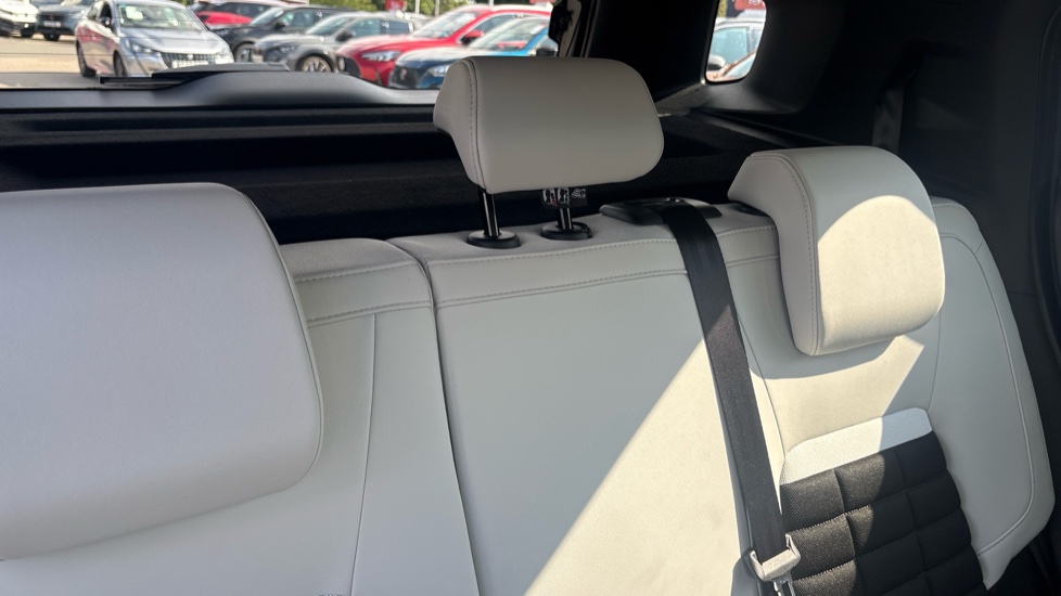 Citroen C3 Aircross 1.2 Hybrid [136] Max 5dr e-DCS6 Petrol Hatchback - Image 33