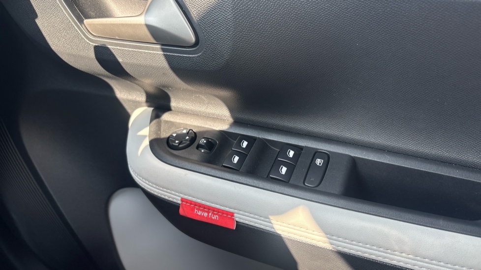 Citroen C3 Aircross 1.2 Hybrid [136] Max 5dr e-DCS6 Petrol Hatchback - Image 38