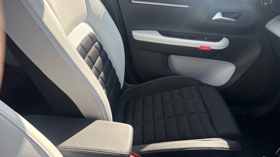 Citroen C3 Aircross 1.2 Hybrid [136] Max 5dr e-DCS6 Petrol Hatchback - Image 59