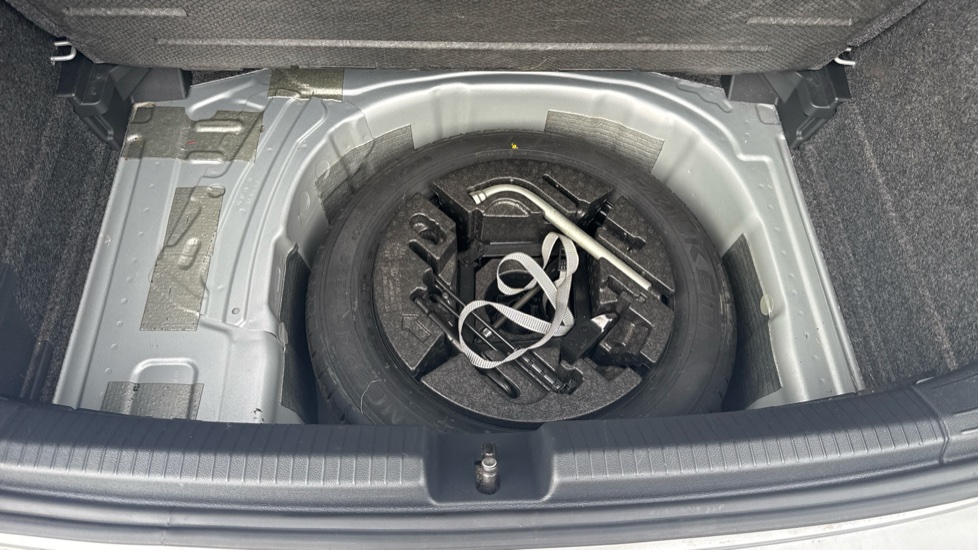 Volkswagen Polo 1.0 TSI 95 SE 5dr Petrol Hatchback - Image 27