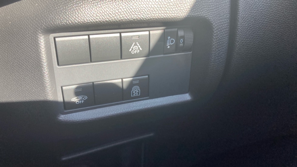 Citroen C5 Aircross 1.2 PureTech Max 5dr Petrol Hatchback - Image 24