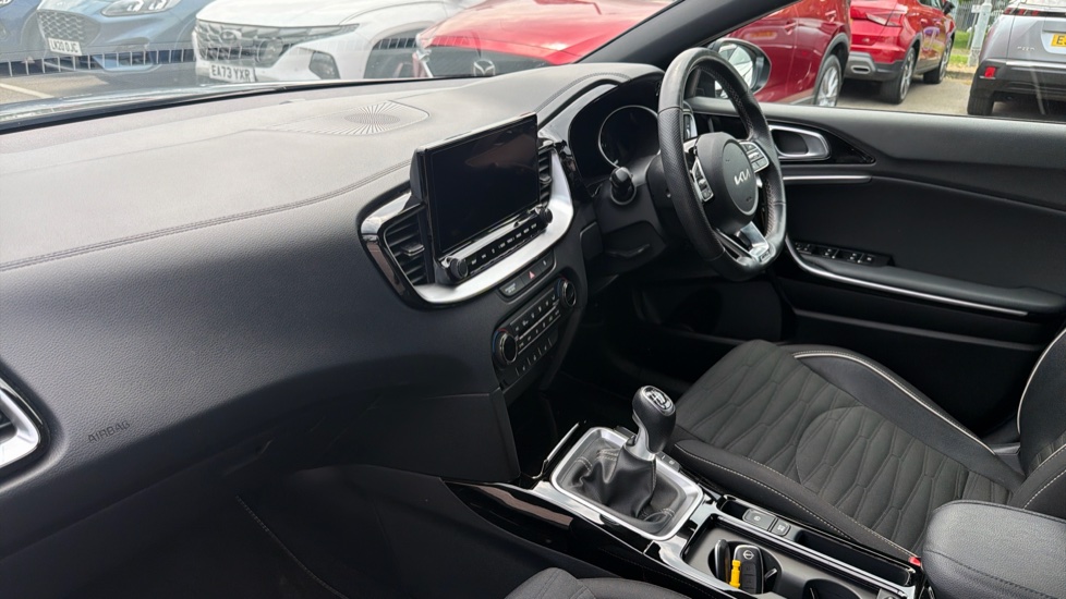 Kia Xceed 1.5T GDi ISG 138 GT-Line 5dr Petrol Hatchback - Image 9