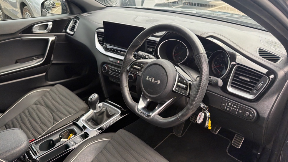 Kia Xceed 1.5T GDi ISG 138 GT-Line 5dr Petrol Hatchback - Image 11