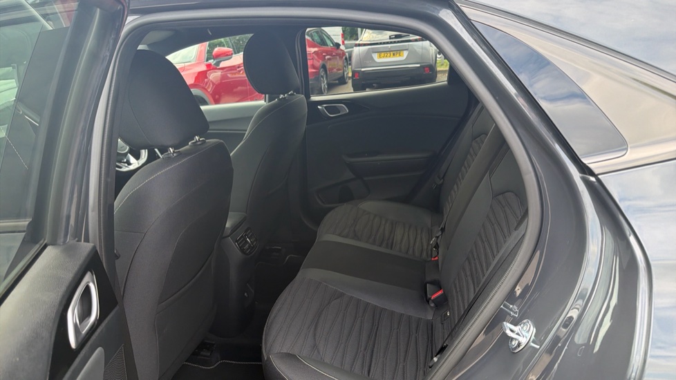 Kia Xceed 1.5T GDi ISG 138 GT-Line 5dr Petrol Hatchback - Image 16